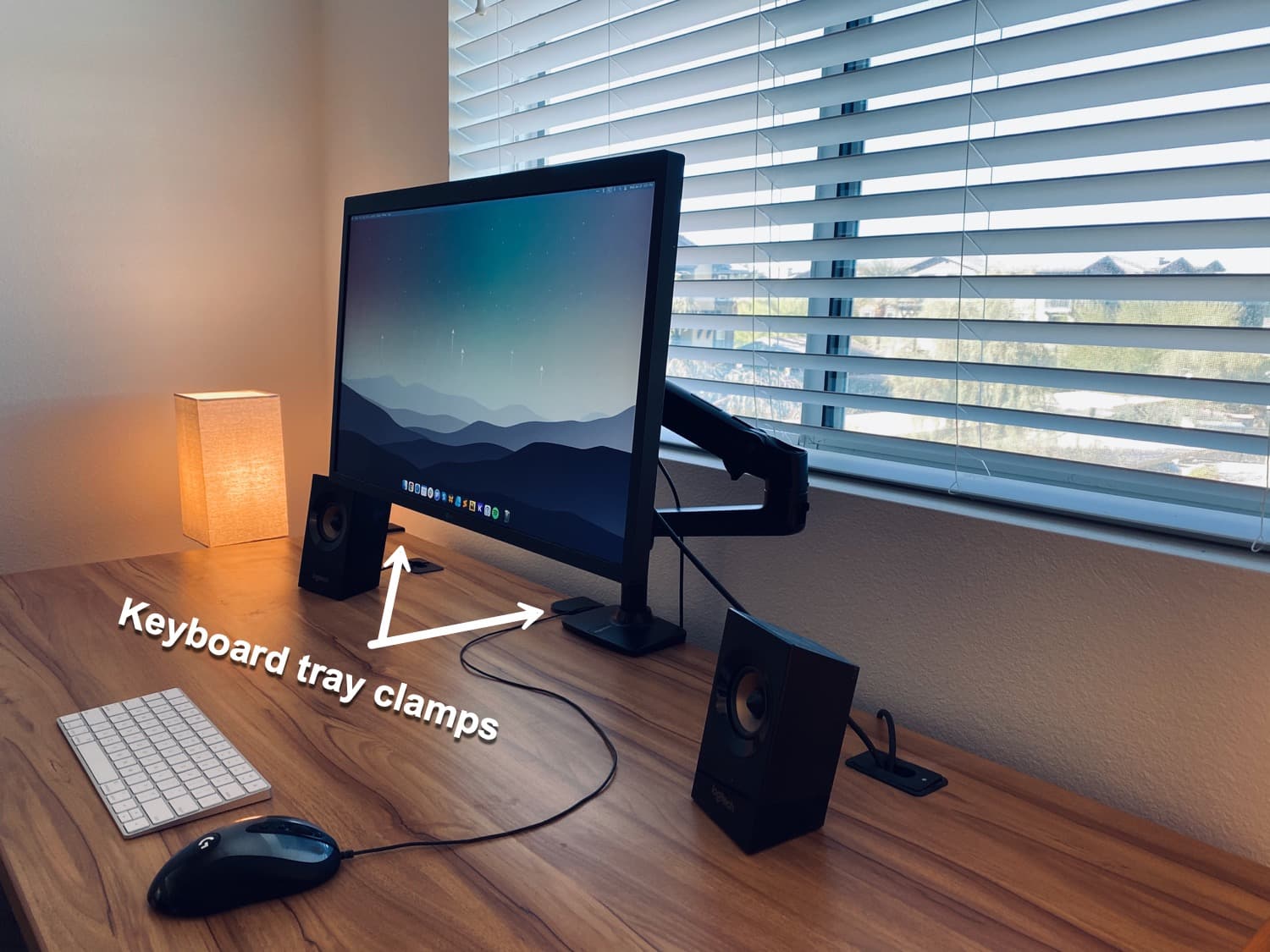 How to mount a Mac mini under your desk without any screws (5 minutes)